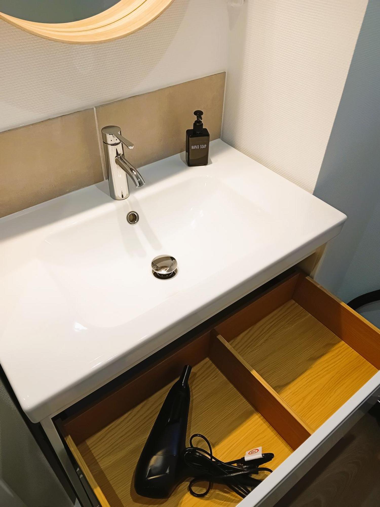 102 - Appart Renove Avec Grand Salon Et 1 Chambre - Tram Et Clinique Mutualiste A 1 Min Grenoble Exterior foto